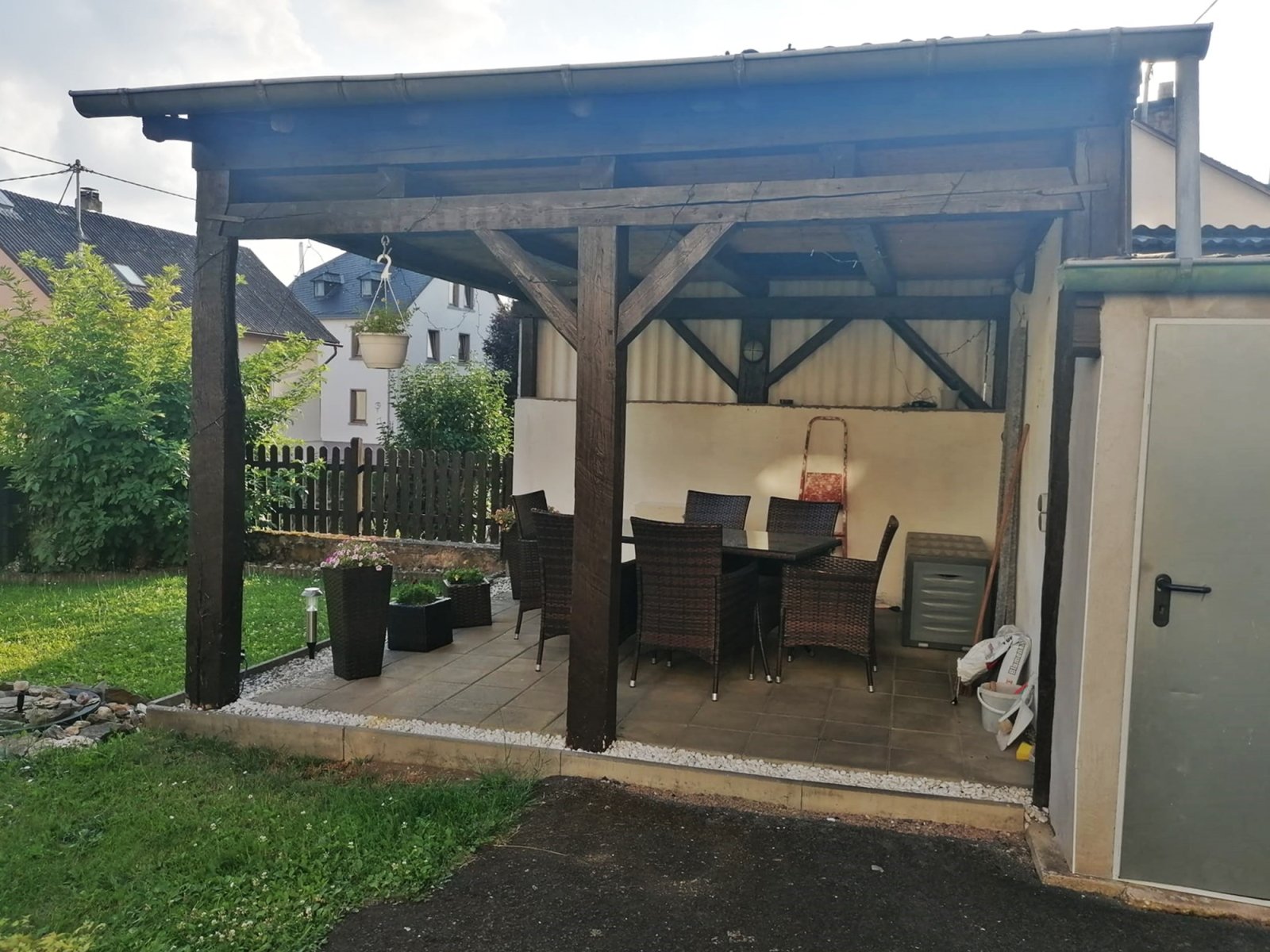 Gartenterrasse läd zum Entspannen ein